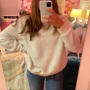 Fluffy crewneck